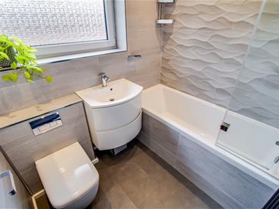 BATHROOM/W.C.